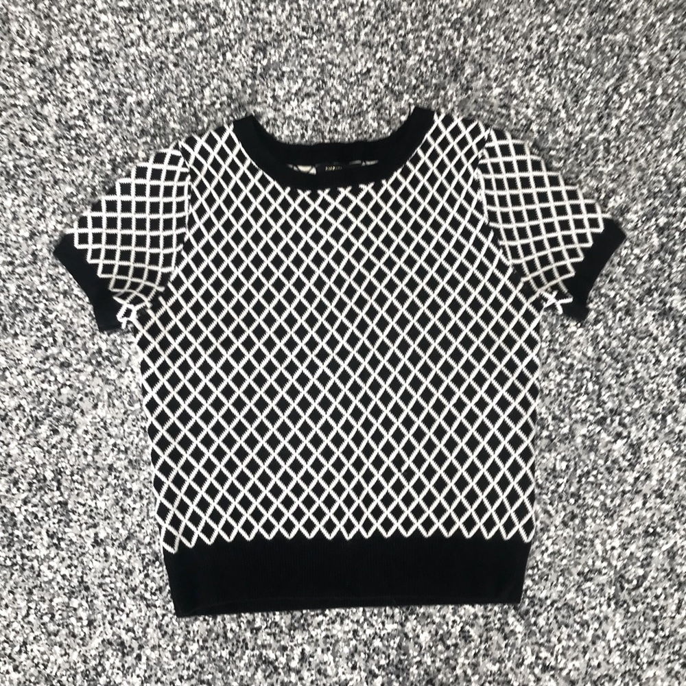 Forever 21 ✦ Black & White Geometric Knit Top (S)